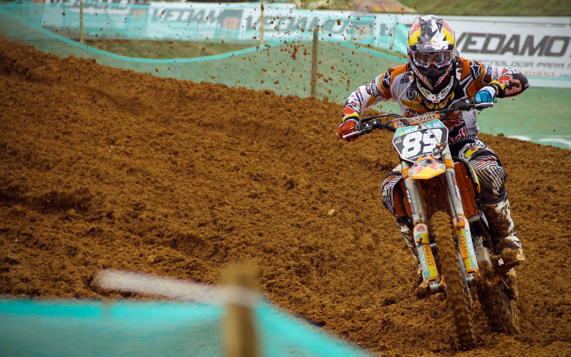 欧冠淘汰赛之夜，布雷默状态火热，当铁卫成为最锋利的矛