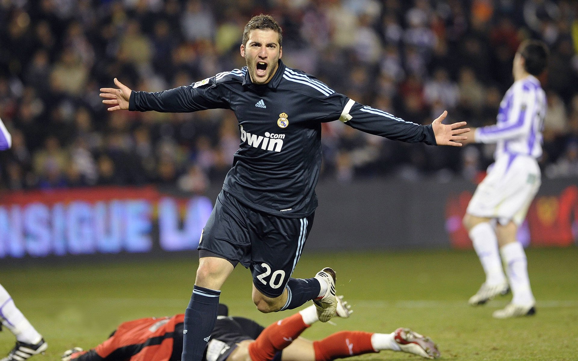 当掘金一波流撞上F1，体育世界里的终极胜负哲学