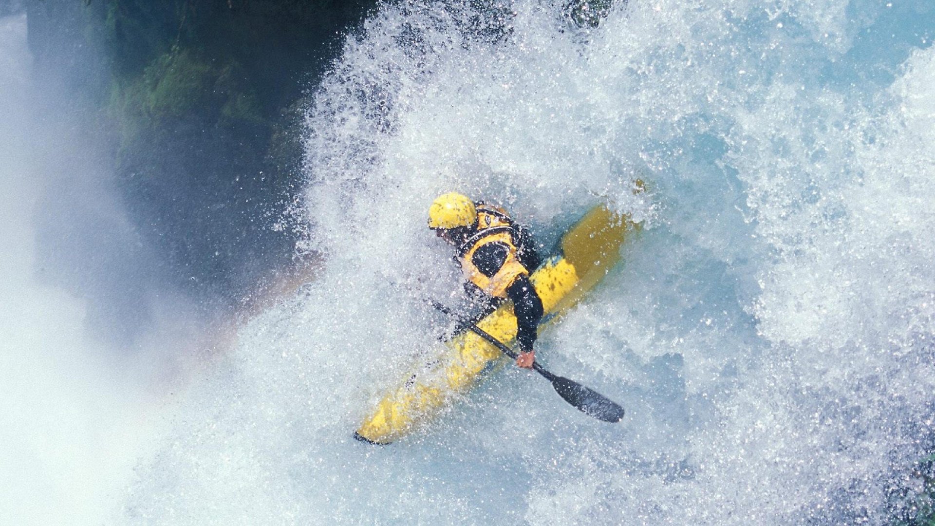 篮网全面压制雄鹿，浓眉在意甲焦点战接管比赛，体育世界里的降维打击